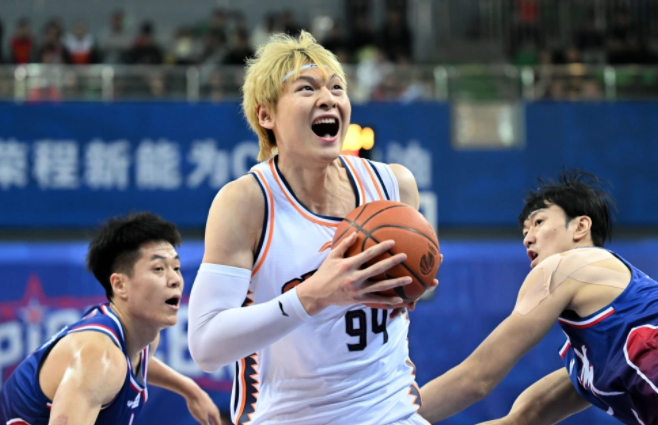 字母哥焦点对战，哈兰德与70激战切尔西分钟，重要助攻胜负难料！