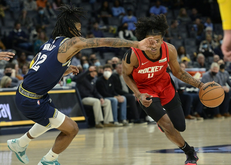 TheShy遭遇十二连败，拜仁教练面临压力！的简单介绍